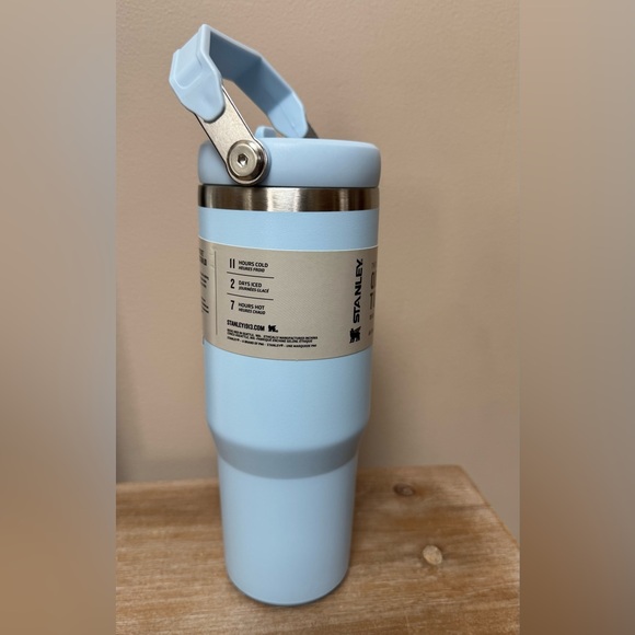 NEW Stanley Tumbler with Handle 30oz - Soft Blue - Picture 4 of 12